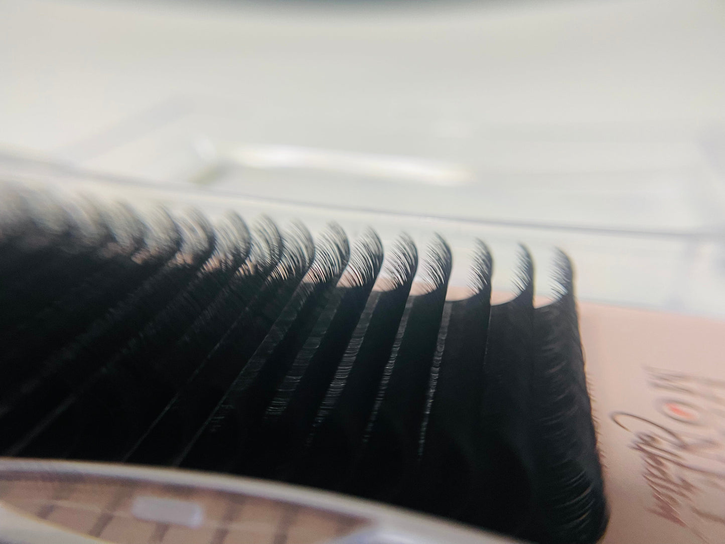 Flat Cashmere Lashes - 0.15 (0.07 weight) - Mixed Length Trays